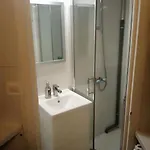 Petit Renove A La Place Comedie 아파트