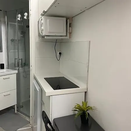 Appartement Petit Rénové à La Place Comédie *