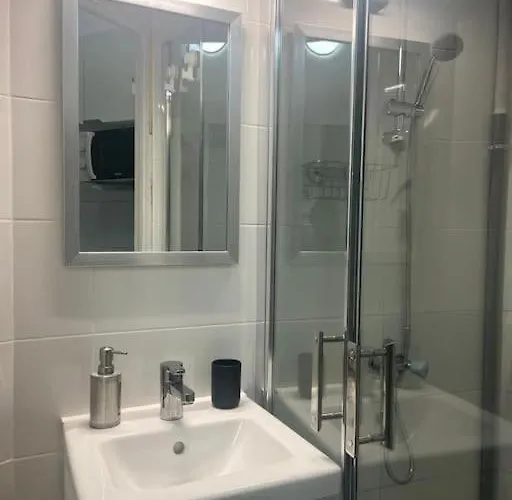 Апартаменты Petit Renove A La Place Comedie
